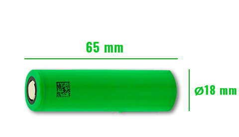 Batterie 18650 rechargeable posée sur un bureau à côté d'un appareil de vapotage